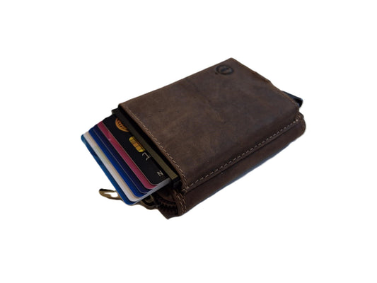 OI Hunter bruine leren ritsportemonnee met Figuretta pasjeshouder / Compact portemonneetje met Cardprotector en veel plek voor muntgeld / beursje met ruim ritsvak met RFID SAFE kastje / metalen pasjeshouder in anti skim ritsportemonnee / bruin leer /646H