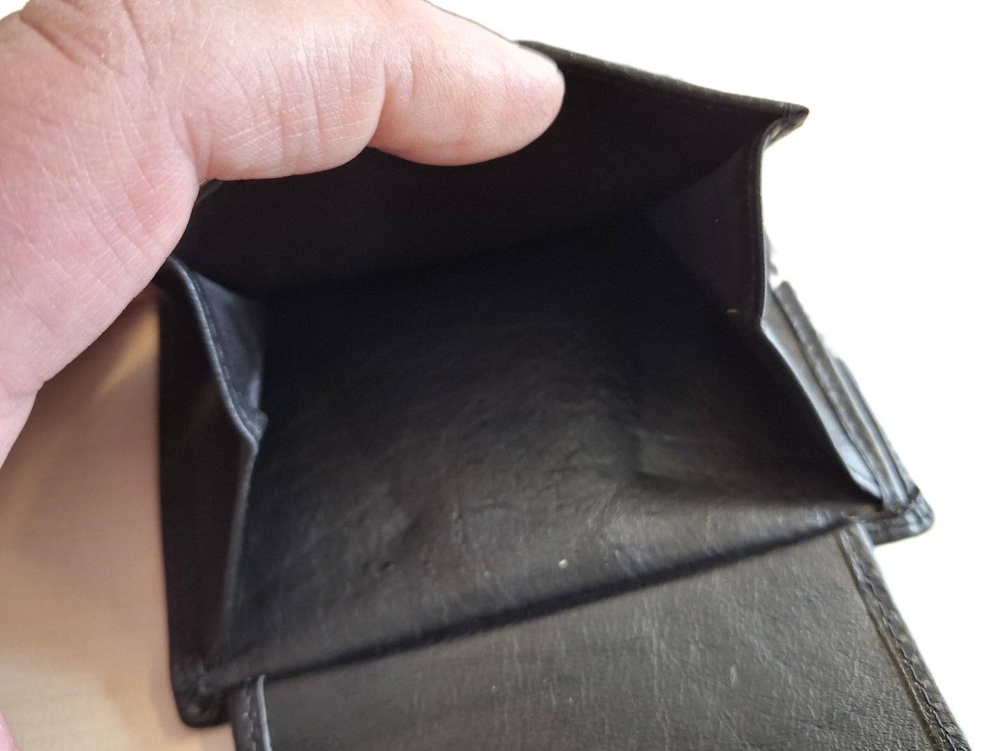 Oi zwarte leren billfold hoog model / platte heren portemonnee voor 9 pasjes / zwarte herenbeurs hoog en breed uitgevoerd / RFID SAFE / zwart leer /409