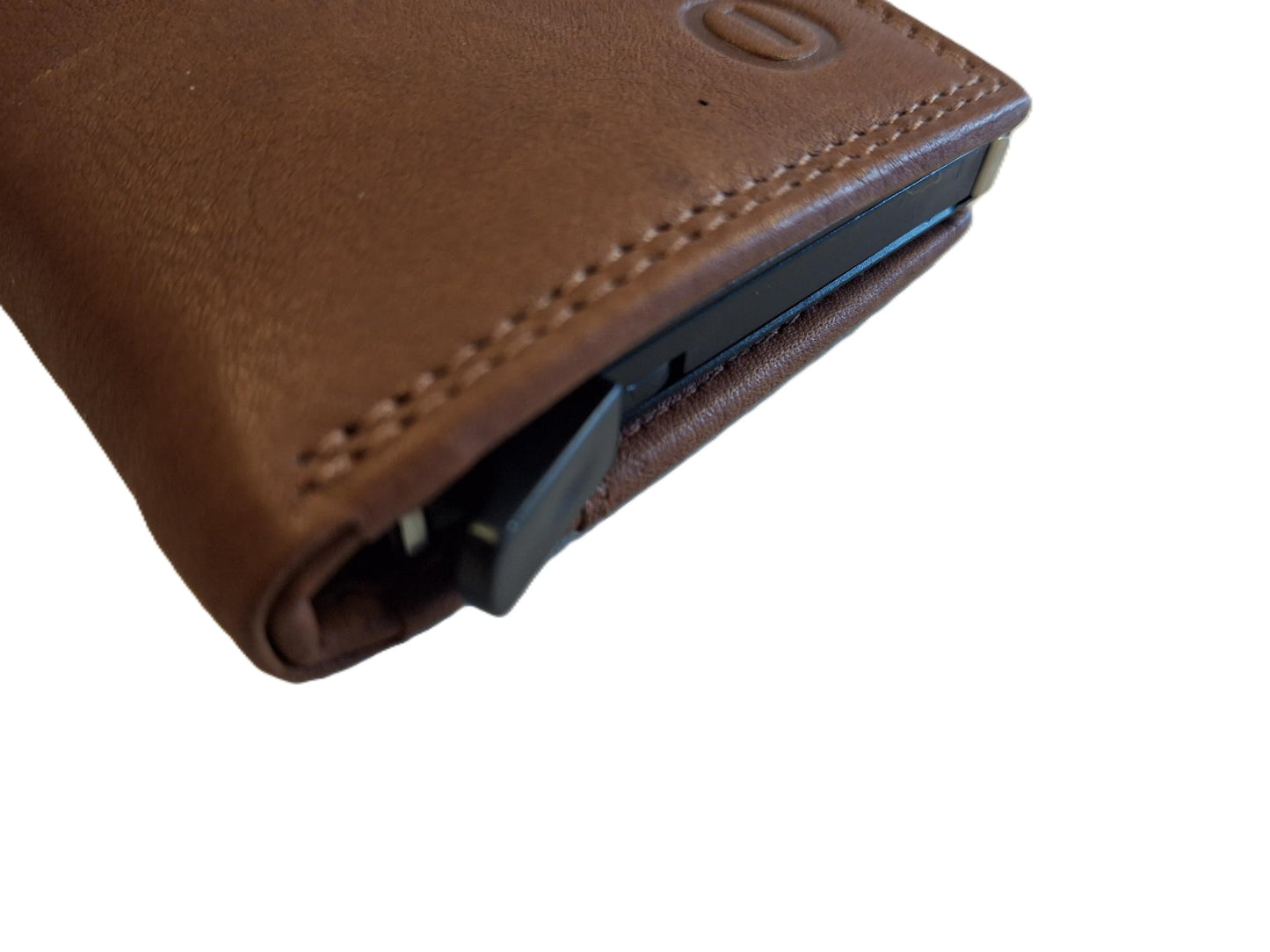 Oi zand- camel kleurige leren portemonnee met figuretta Cardprotector zonder muntvak/ compacte beurs met metalen pasjeshouder / anti skim kastje in zeer kleine portemonnee / cognac - camel kleurig leer/ 534AVC