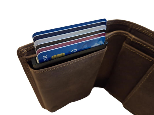 OI Hunter bruine leren billfold met cardprotector / normale portemonnee met Figuretta pasjeshouder / complete portemonnee met anti skim kastje / leren beurs met metalen pasjeshouder / bruin leer / 115H