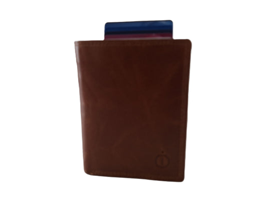 OI LUXE Cognac bruine leren billfold met cardprotector / normale portemonnee met Figuretta pasjeshouder / complete portemonnee met anti skim kastje / leren beurs met metalen pasjeshouder / glad Camel bruin leer / 115Cognac CRUNCH