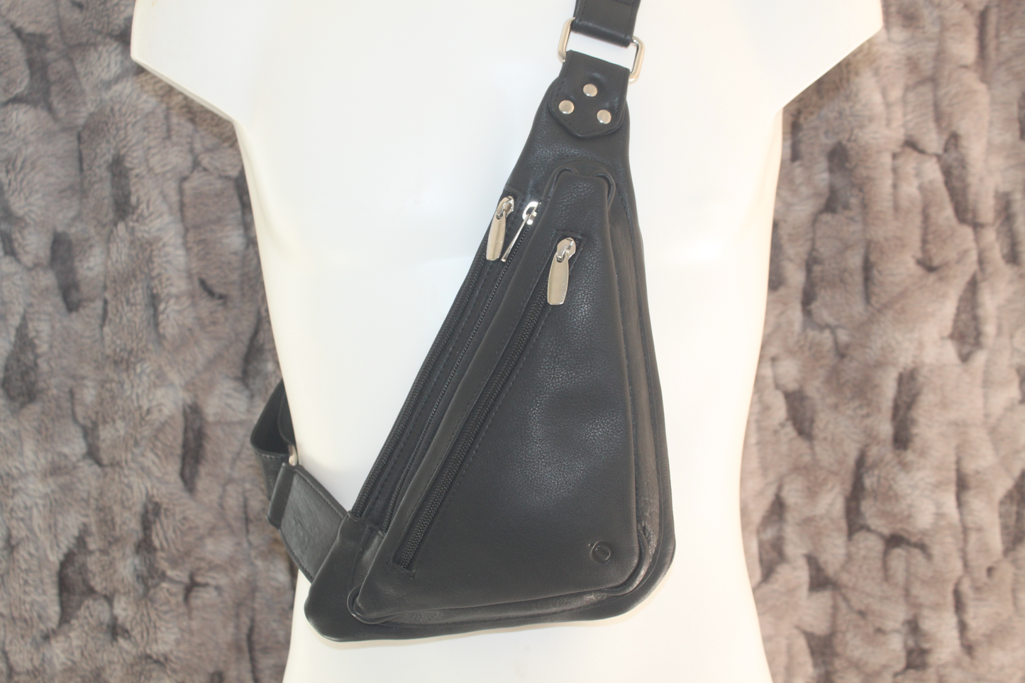 Zilveren triangel/ driehoek Crossbody tas/ zacht rund leder/ om schuin te dragen / zilverkleurig 228 Zilver