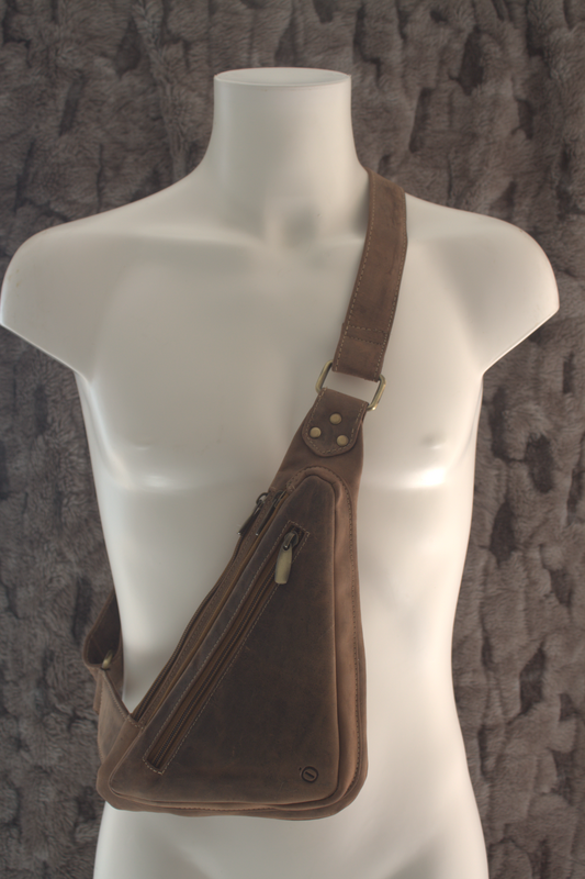 Leren triangel/ driehoek Crossbody tas/ rund leder/ om schuin te dragen / Hunter bruin 228H