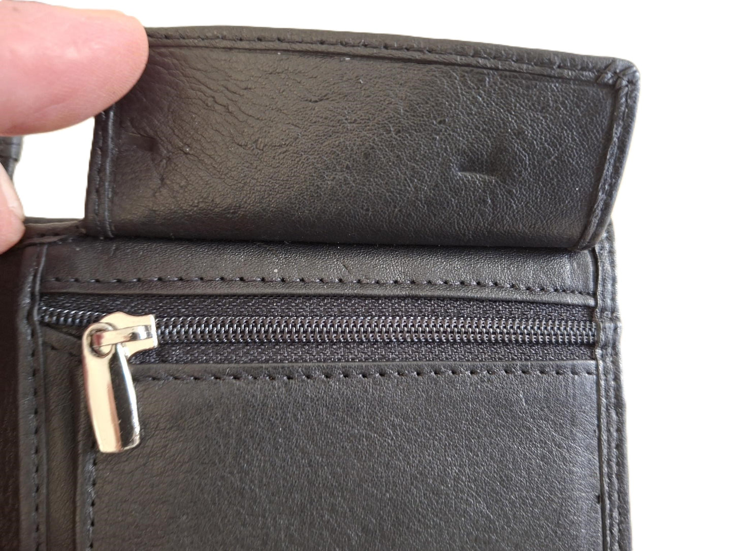 Oi zwarte leren herenportemonneetje met ritsvak voor kleingeld / kleine platte billfold met rits voor munten / compact beursje voor 9 pasjes / RFID safe / zwart leer / 621