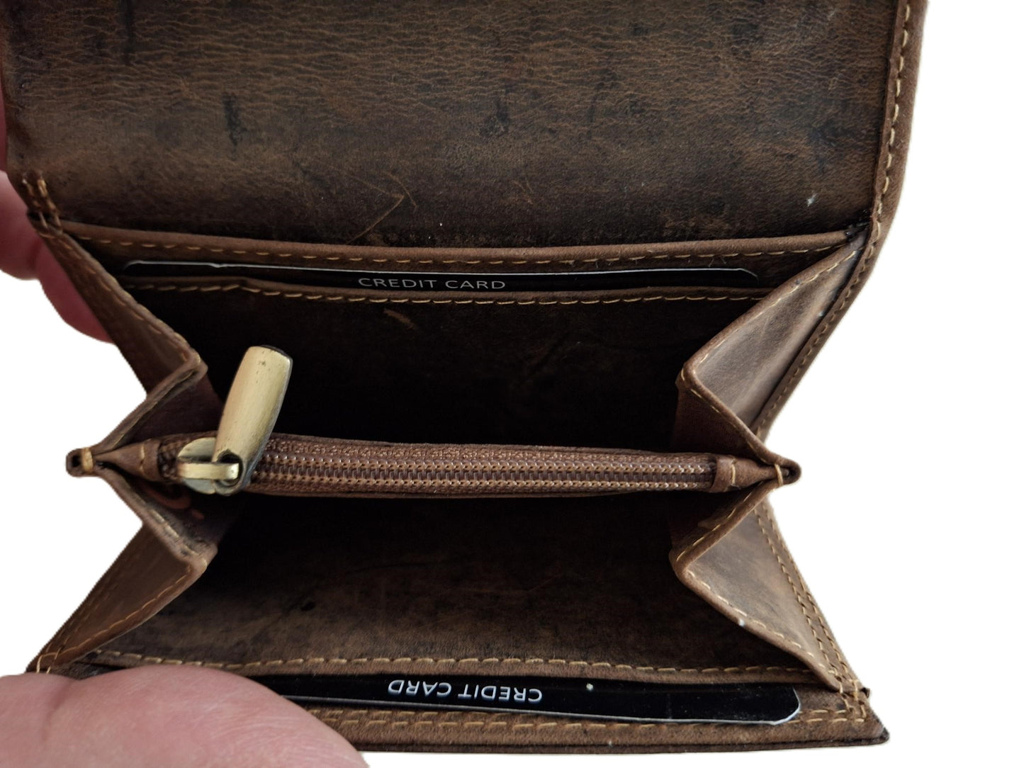 Oi Hunter bruin leren linkshandige damesportemonnee / compact overslagportemonneetje voor linkshandige mensen / klein beursje RFID safe / bruin leer / 577H