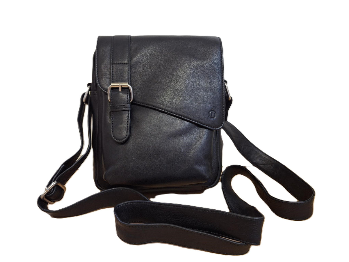 OI LUXE zwarte leren schoudertas Ruud / luxe tas om om te hangen voor dames / robuuste zwarte leren schoudertas Unisex / óók cross te dragen / zwart leer /m 595