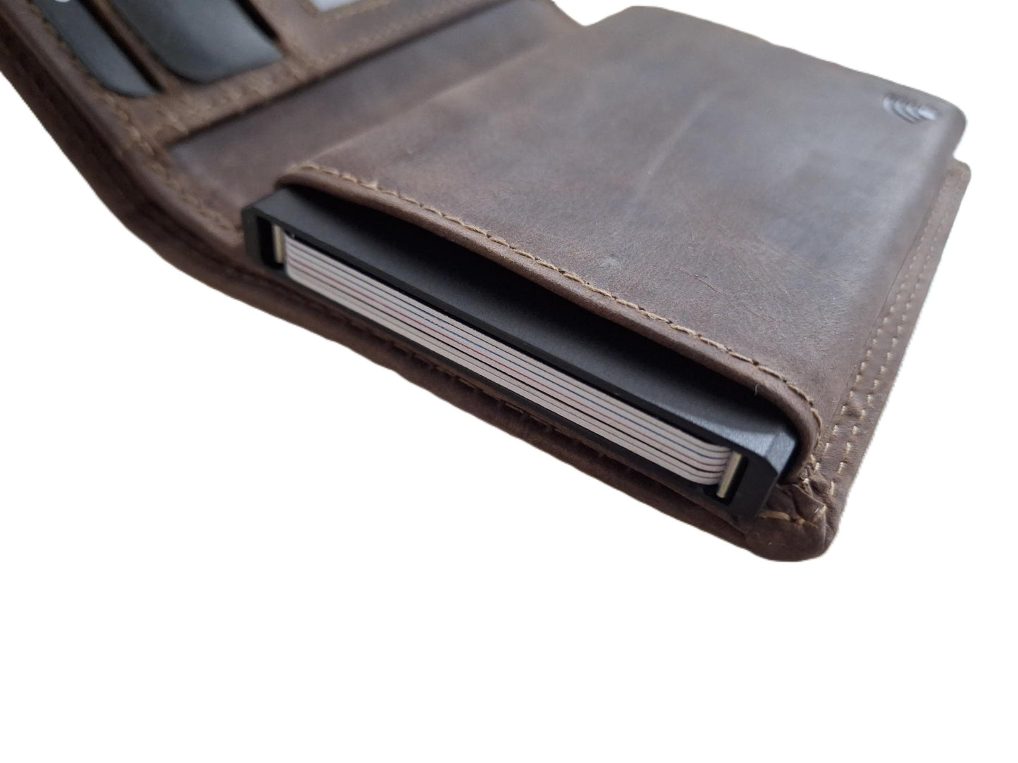 OI Hunter bruine leren portemonnee met Figuretta pasjeshouder en plaats voor klein geld / Compact portemonneetje met Cardprotector en muntvak / compleet beursje met RFID SAFE kastje / metalen pasjeshouder in anti skim portemonnee / bruin leer / 145H