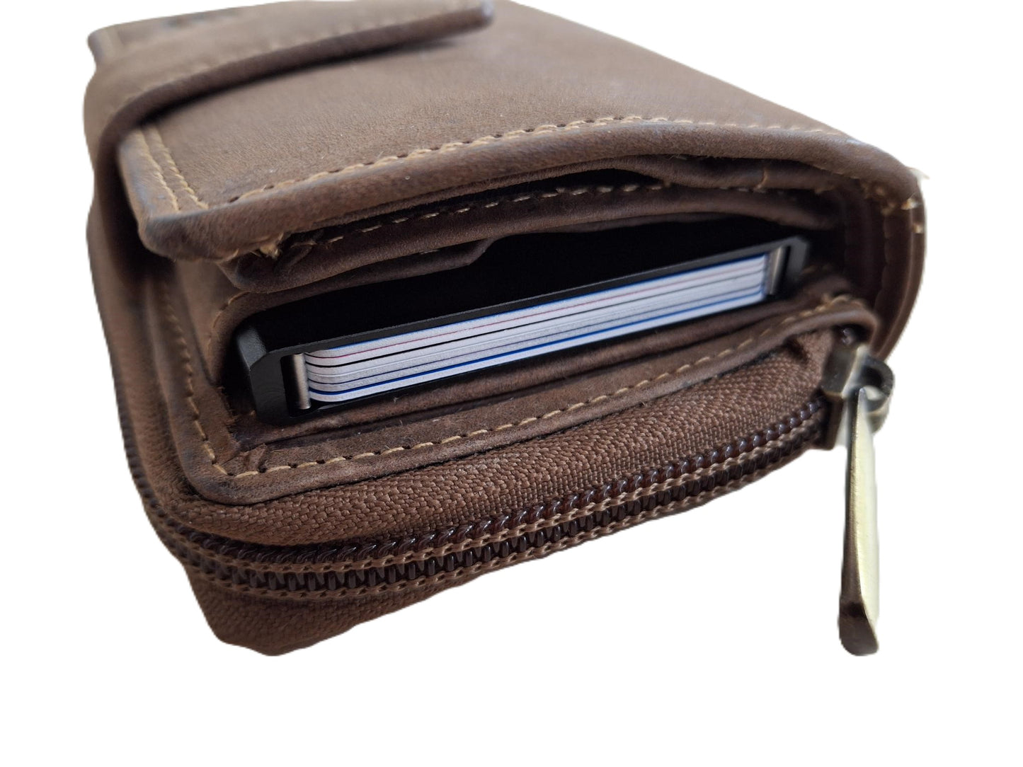 OI Hunter bruine leren ritsportemonnee met cardprotector / portemonnee met Figuretta pasjeshouder en ruim ritsvak voor muntgeld / complete portemonnee met anti skim kastje / leren beurs met metalen pasjeshouder en rits / Hunter bruin leer / 147H