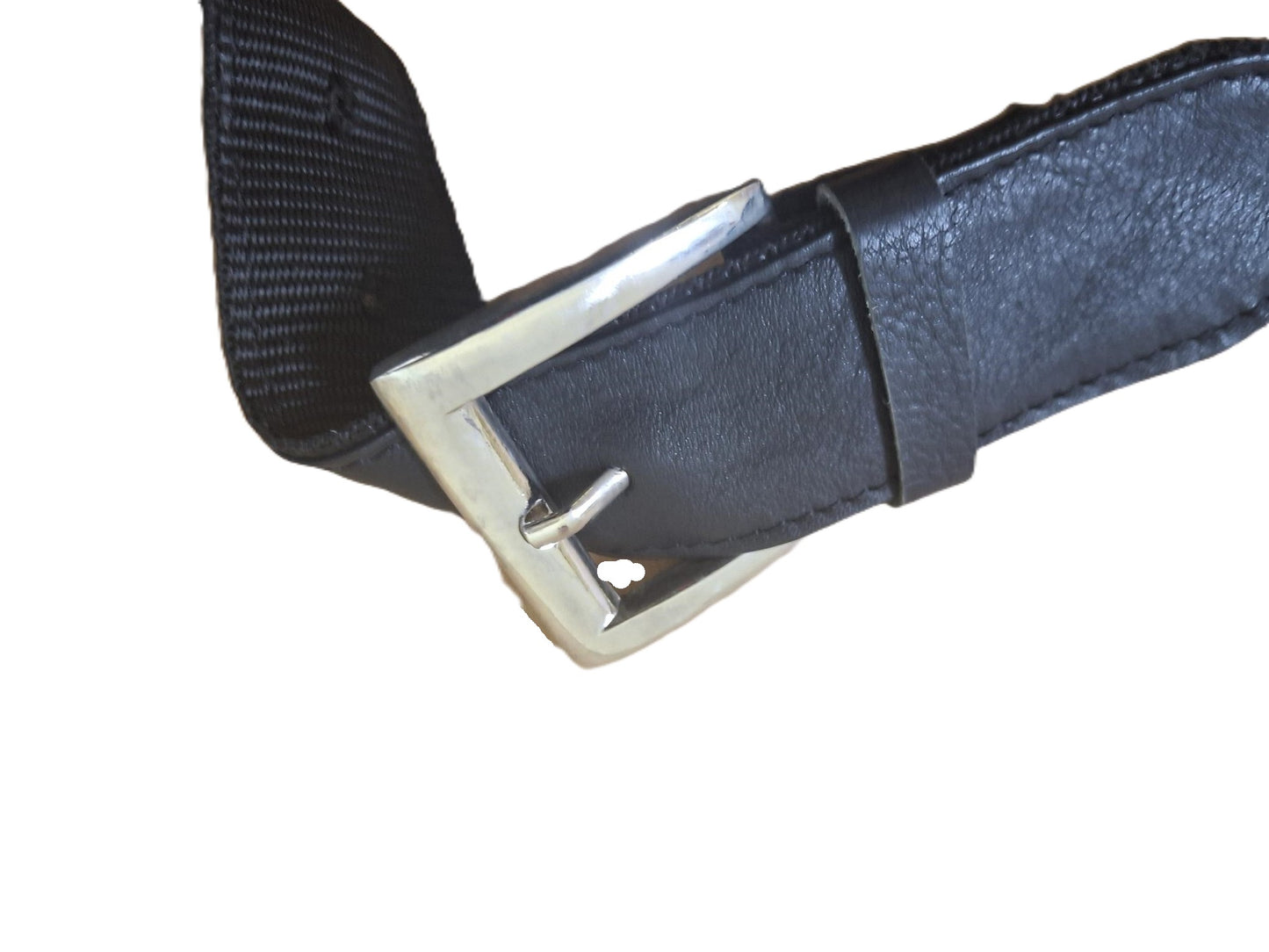 Oi zwart leren heuptasje halfrond / plat tasje voor om middel maar crossbody dragen is ook mogelijk / veilige heuptas afsluitbaar met schuifslot / zwart rundsleer / 323