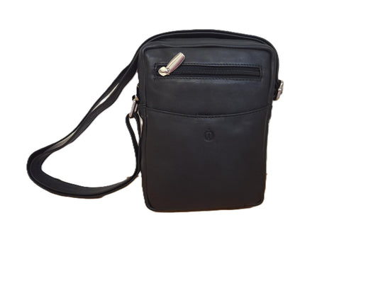 Oi zwarte leren Damestas of Herentas klein / compacte schoudertas ook cross te dragen / tas om om te hangen unisex / soepel zwart Rundsleder / 383VA